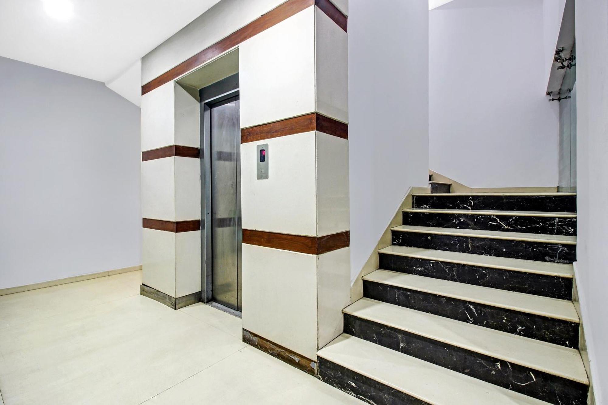 Townhouse Oak The Margi Hotel Near Yosufguda Metro Station ไฮเดอราบัด ภายนอก รูปภาพ